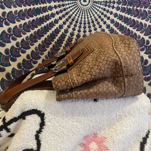 SoHo Y2K Coach Hamptons tote - Picture 4 of 8